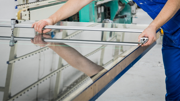 7 Benefits of Expert Commercial Glass Repair Services